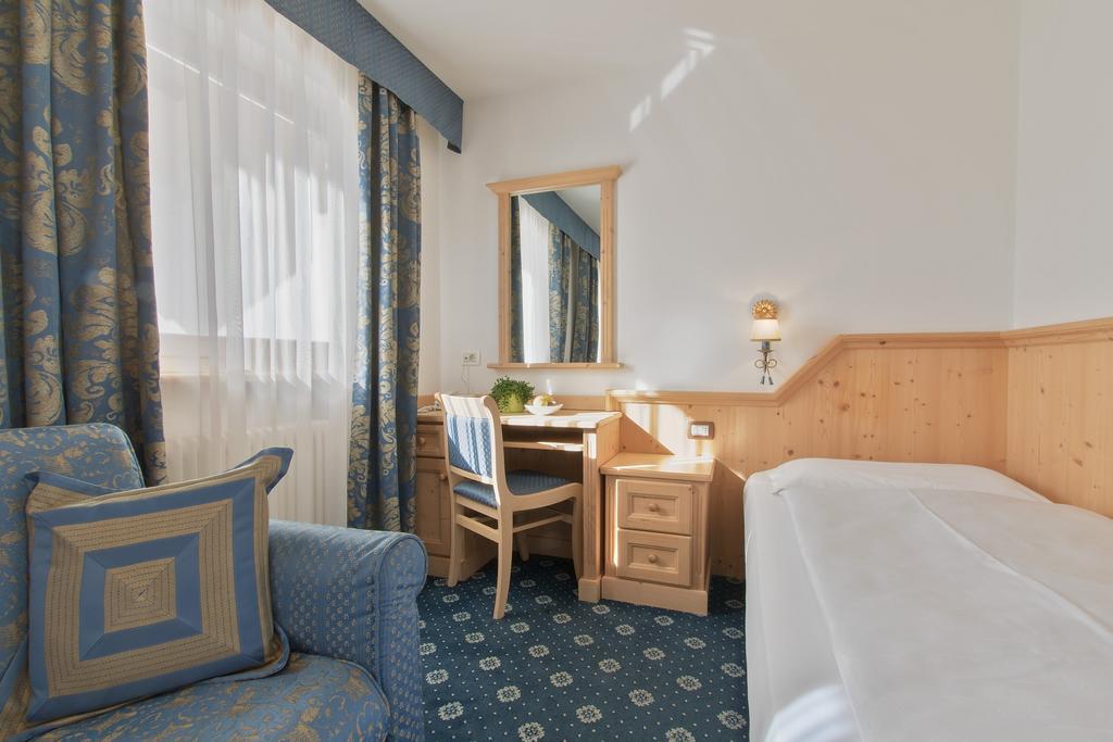 Garni La Dorada Aparthotel Colfosco Δωμάτιο φωτογραφία