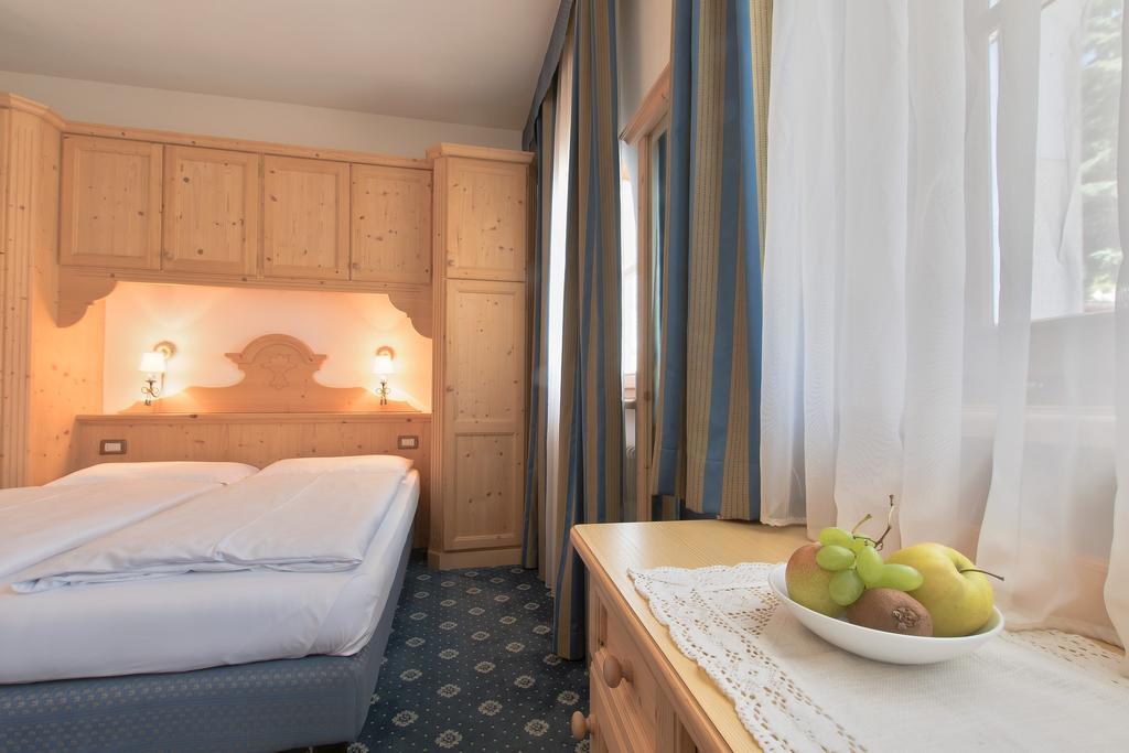 Garni La Dorada Aparthotel Colfosco Δωμάτιο φωτογραφία