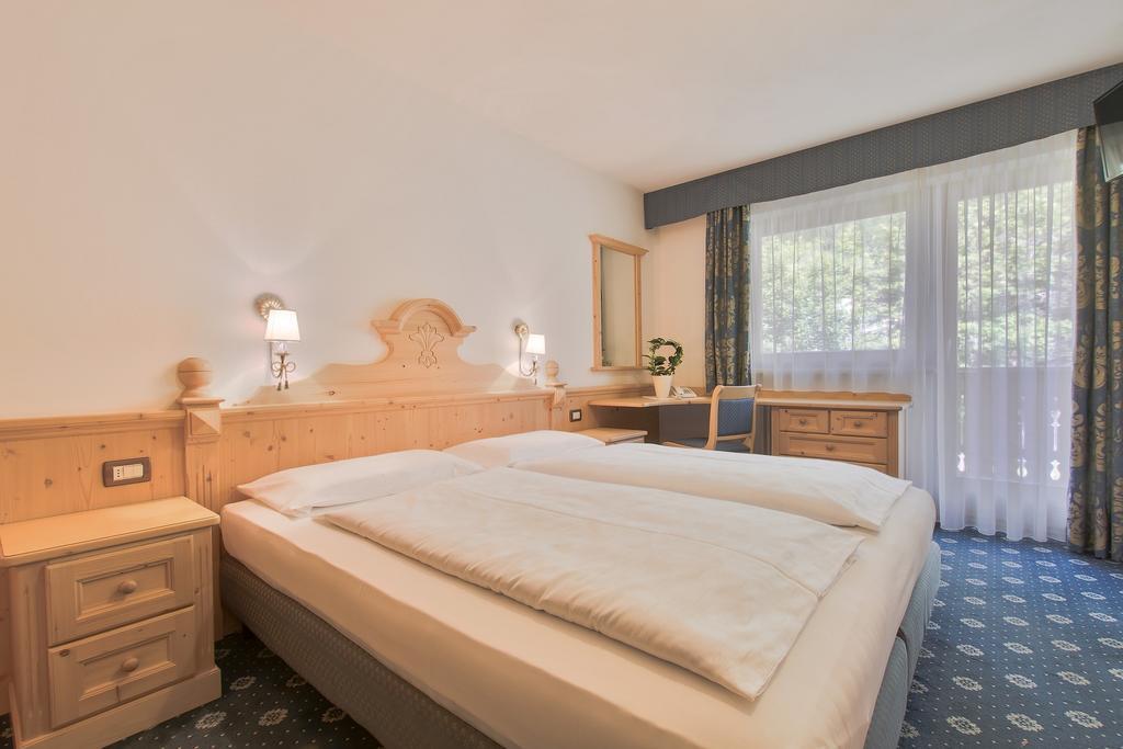 Garni La Dorada Aparthotel Colfosco Εξωτερικό φωτογραφία
