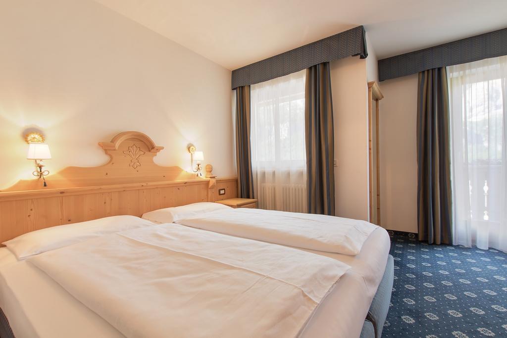 Garni La Dorada Aparthotel Colfosco Εξωτερικό φωτογραφία